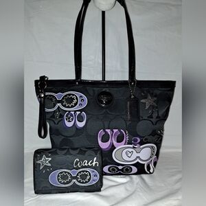 Coach Daisy Pop Optic Signature Shoulder Bag And Wallet Set